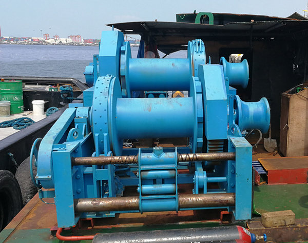 hydraulic winch