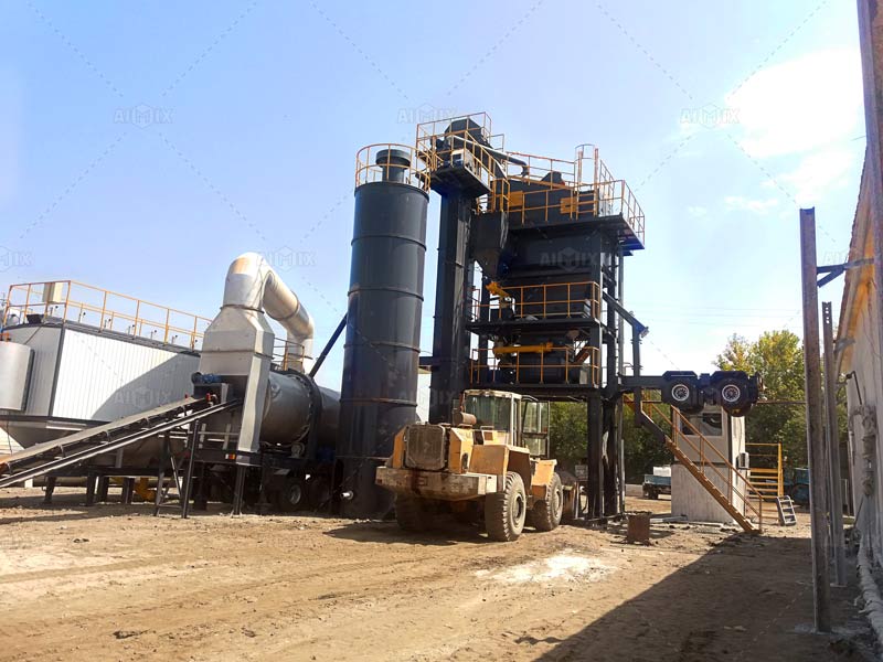 Mobile asphalt mixing plant